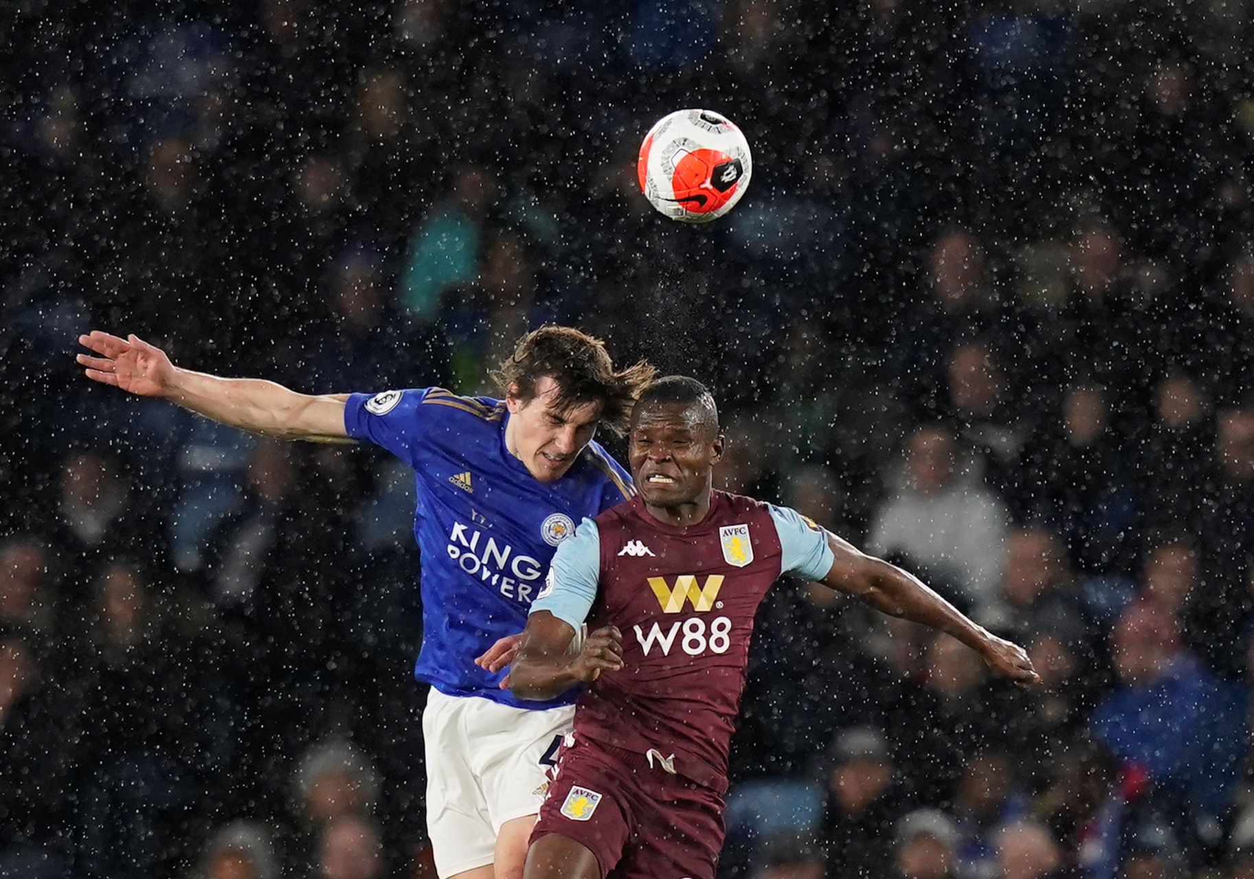 坦在冰球项 坦在冰球项